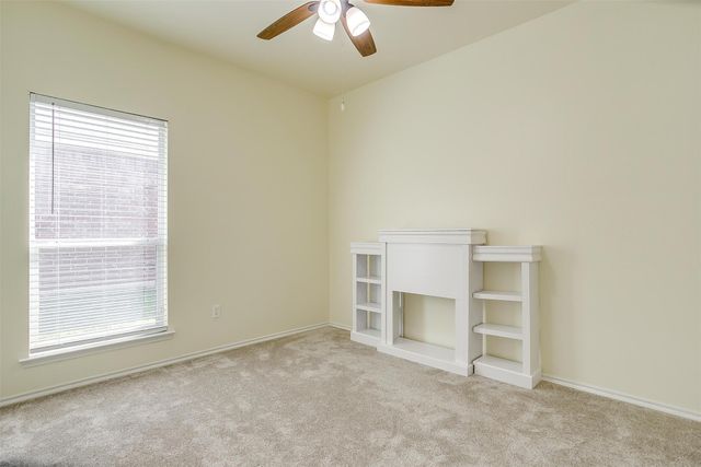 909 Hunter Lane, Burleson, TX 76028