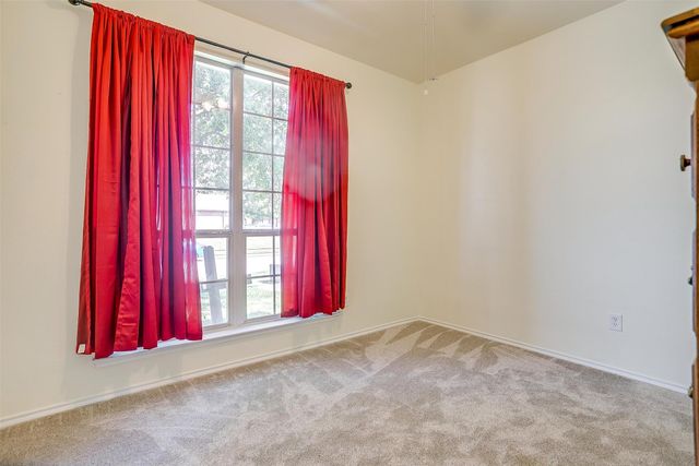 909 Hunter Lane, Burleson, TX 76028