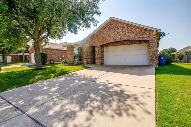 909 Hunter Lane, Burleson, TX 76028