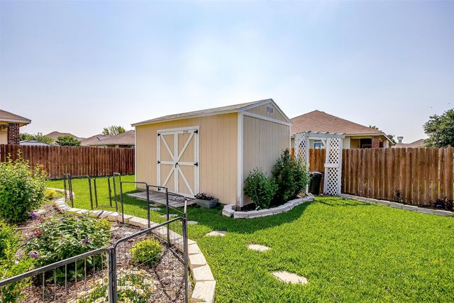 909 Hunter Lane, Burleson, TX 76028