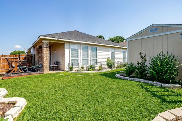 909 Hunter Lane, Burleson, TX 76028
