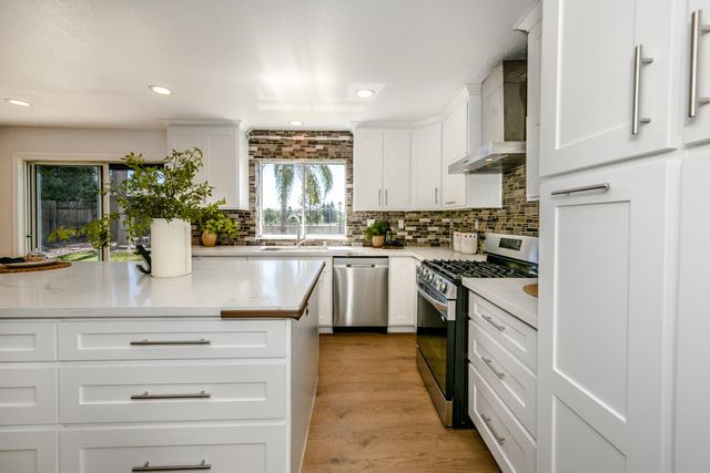 5726 Jersey Dr, Rocklin, CA 95765
