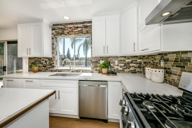 5726 Jersey Dr, Rocklin, CA 95765