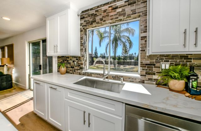 5726 Jersey Dr, Rocklin, CA 95765