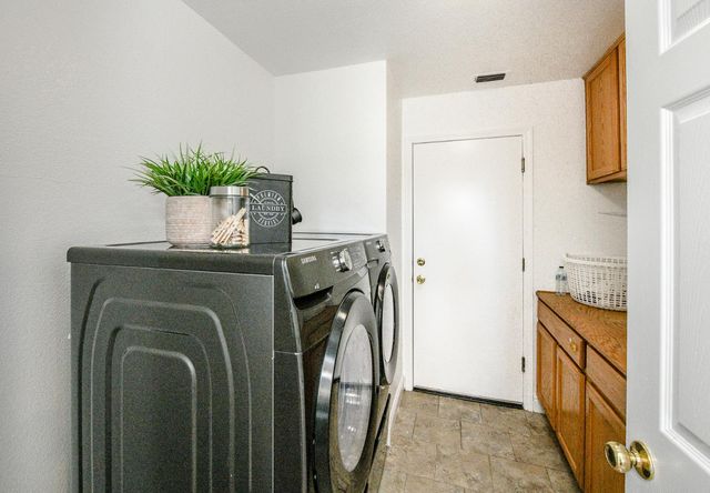5726 Jersey Dr, Rocklin, CA 95765