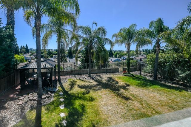 5726 Jersey Dr, Rocklin, CA 95765