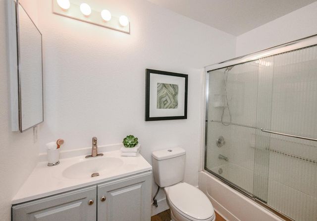5726 Jersey Dr, Rocklin, CA 95765