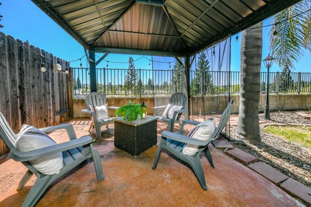 5726 Jersey Dr, Rocklin, CA 95765