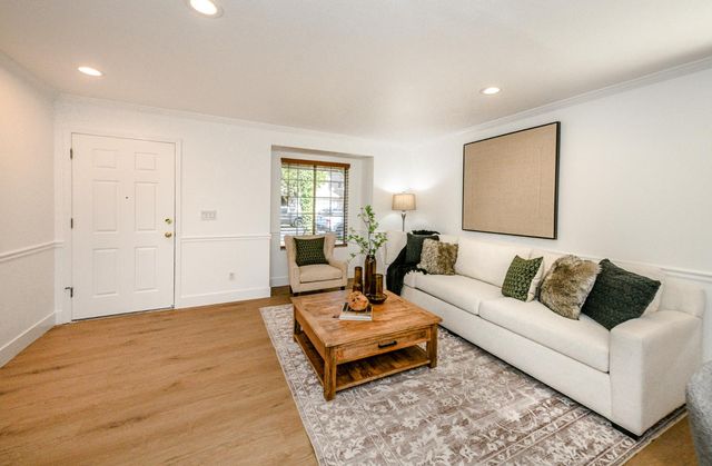 5726 Jersey Dr, Rocklin, CA 95765