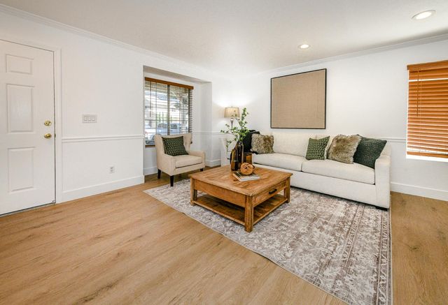 5726 Jersey Dr, Rocklin, CA 95765