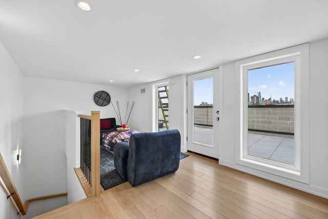 1347 W Grand Avenue 4S, Chicago, IL 60642