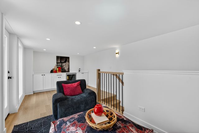 1347 W Grand Avenue 4S, Chicago, IL 60642