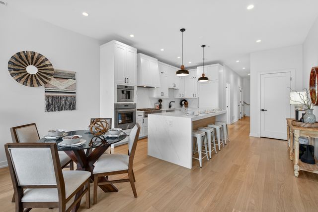 1347 W Grand Avenue 4S, Chicago, IL 60642