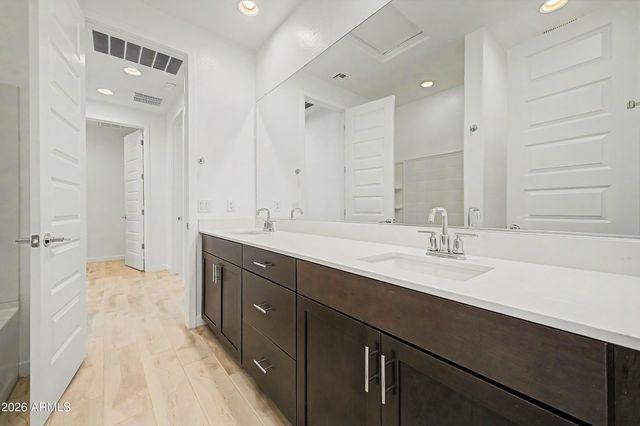 3063 E HAYFIELD Way, San Tan Valley, AZ 85140