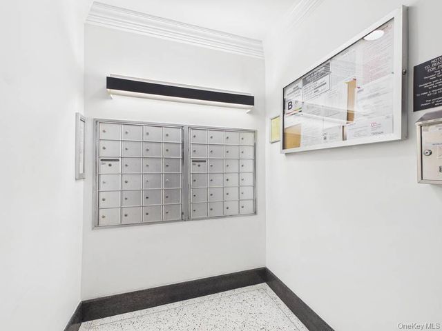 6515 Alderton Street 3F, Rego Park, NY 11374