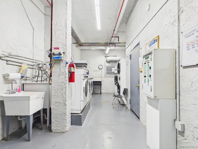 6515 Alderton Street 3F, Rego Park, NY 11374