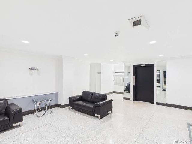 6515 Alderton Street 3F, Rego Park, NY 11374