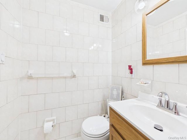 6515 Alderton Street 3F, Rego Park, NY 11374
