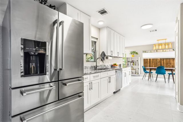 1318 Glenfield Avenue, Dallas, TX 75224