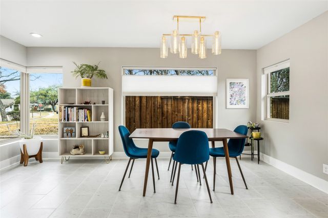 1318 Glenfield Avenue, Dallas, TX 75224