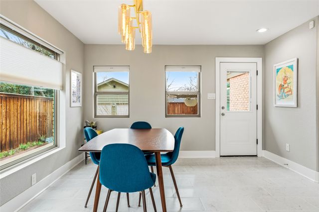 1318 Glenfield Avenue, Dallas, TX 75224