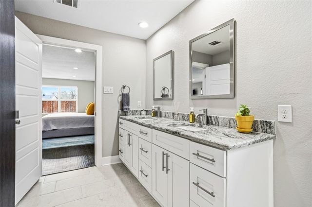 1318 Glenfield Avenue, Dallas, TX 75224