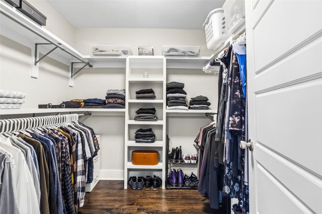 1318 Glenfield Avenue, Dallas, TX 75224