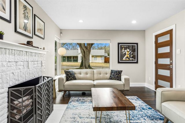 1318 Glenfield Avenue, Dallas, TX 75224