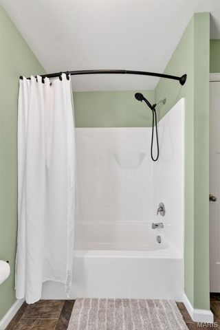 15 Hollow Tree Court, Winfield, MO 63389