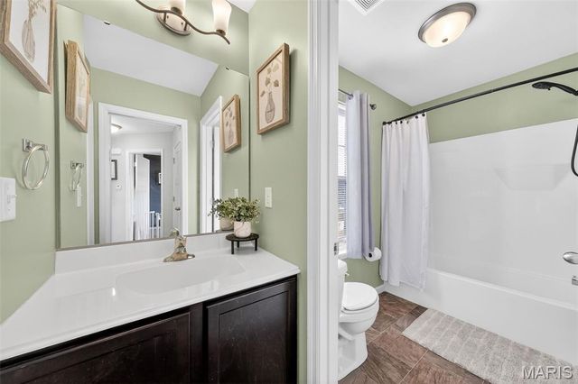 15 Hollow Tree Court, Winfield, MO 63389