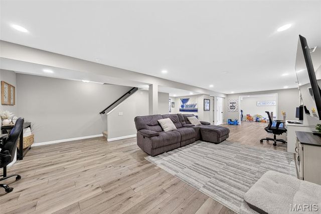 15 Hollow Tree Court, Winfield, MO 63389