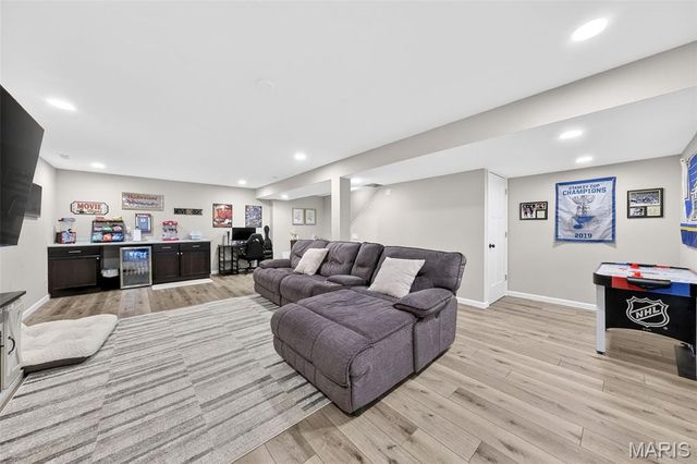 15 Hollow Tree Court, Winfield, MO 63389