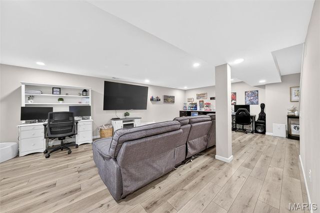 15 Hollow Tree Court, Winfield, MO 63389