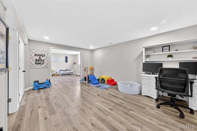 15 Hollow Tree Court, Winfield, MO 63389