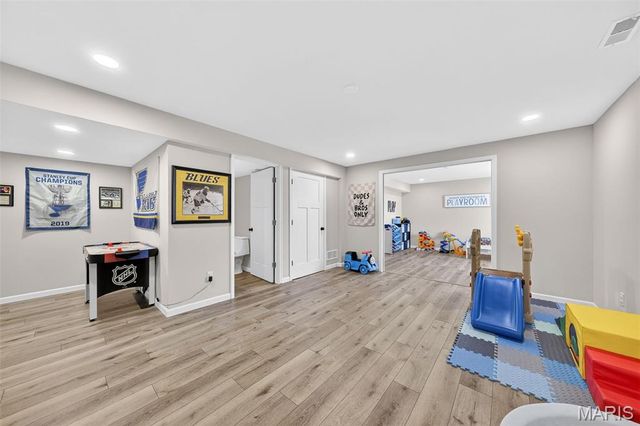 15 Hollow Tree Court, Winfield, MO 63389