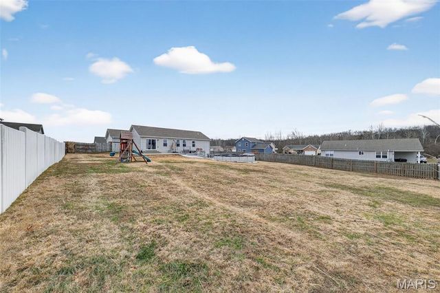 15 Hollow Tree Court, Winfield, MO 63389