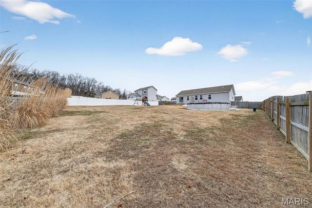 15 Hollow Tree Court, Winfield, MO 63389