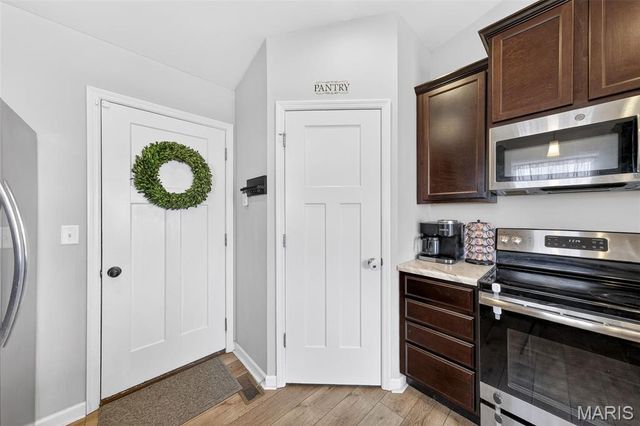 15 Hollow Tree Court, Winfield, MO 63389