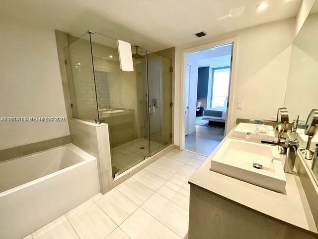 4010 S Ocean Drive R1905, Hollywood, FL 33019
