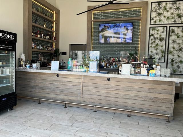 4010 S Ocean Drive R1905, Hollywood, FL 33019