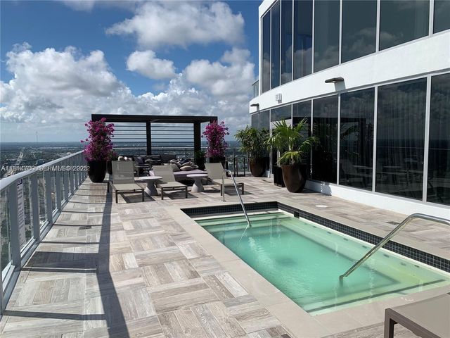 4010 S Ocean Drive R1905, Hollywood, FL 33019