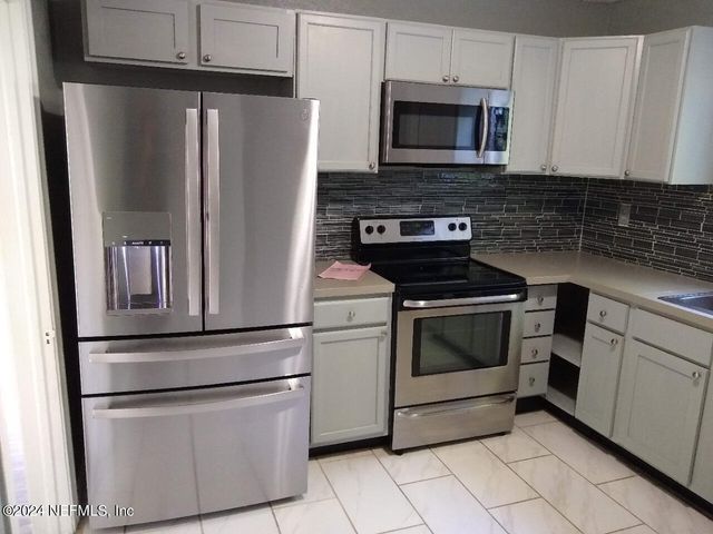 516 E 58TH Street, Jacksonville, FL 32208