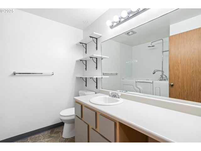 13216 Ne SALMON CREEK Ave J1, Vancouver, WA 98686