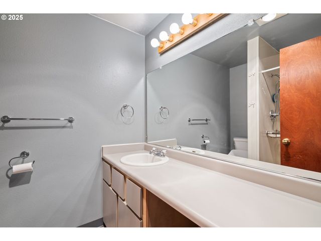 13216 Ne SALMON CREEK Ave J1, Vancouver, WA 98686