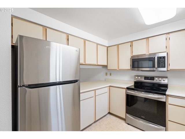 13216 Ne SALMON CREEK Ave J1, Vancouver, WA 98686