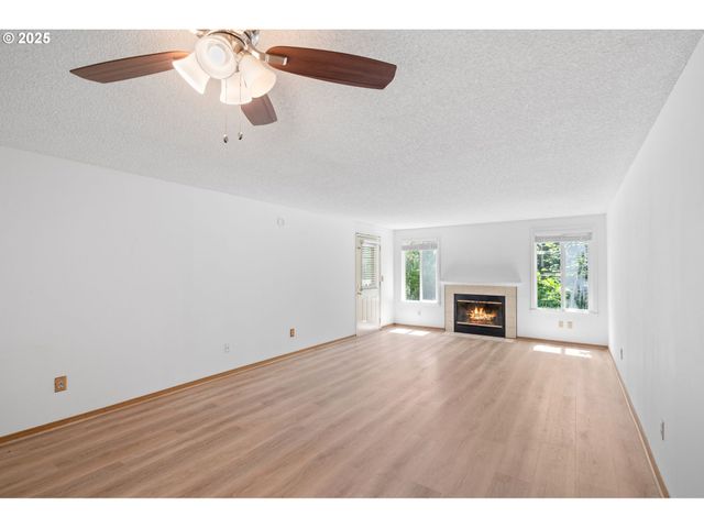 13216 Ne SALMON CREEK Ave J1, Vancouver, WA 98686