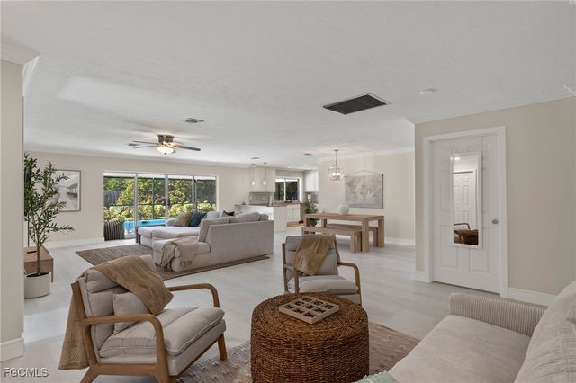 3906 SE 20th PL, Cape Coral, FL 33904