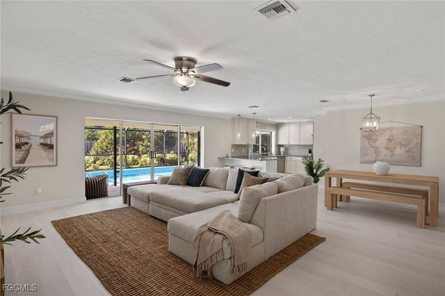 3906 SE 20th PL, Cape Coral, FL 33904