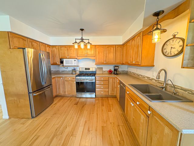 1086 Ivanhoe Drive, Muskegon, MI 49445