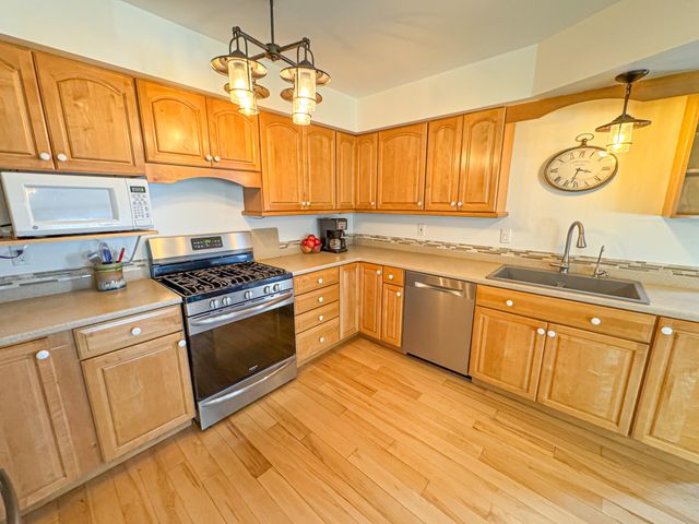 1086 Ivanhoe Drive, Muskegon, MI 49445